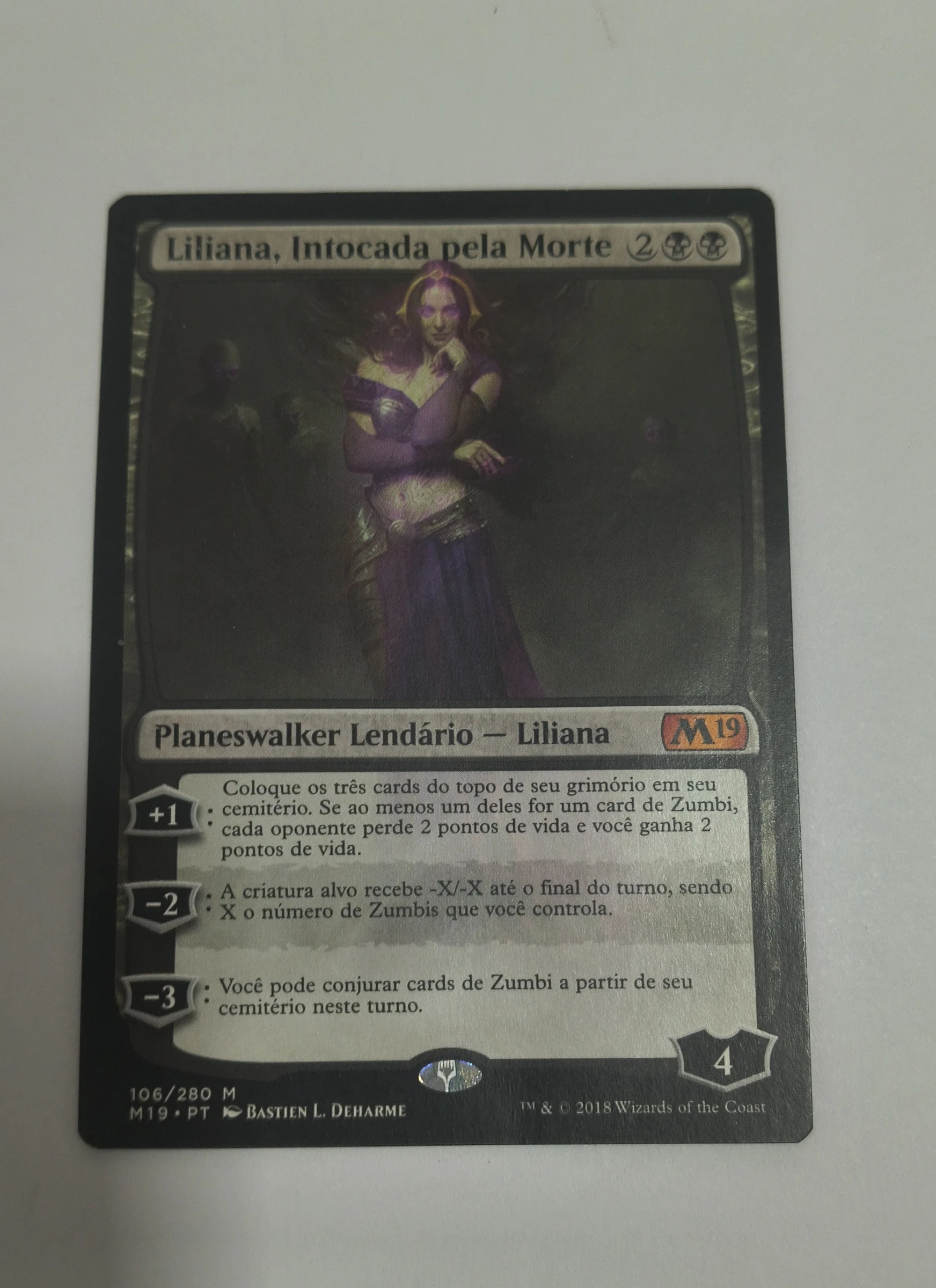 Liliana, Intocada pela Morte (Core Set 2019 #106) frente