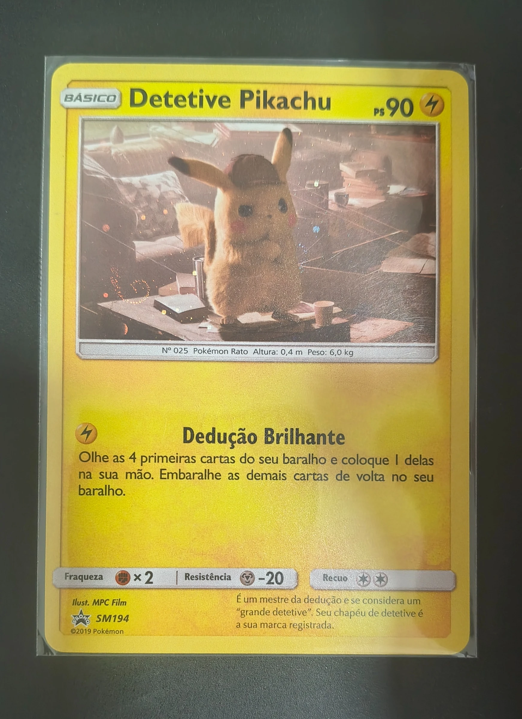 Detective Pikachu (SM Black Star Promos #SM194) frente