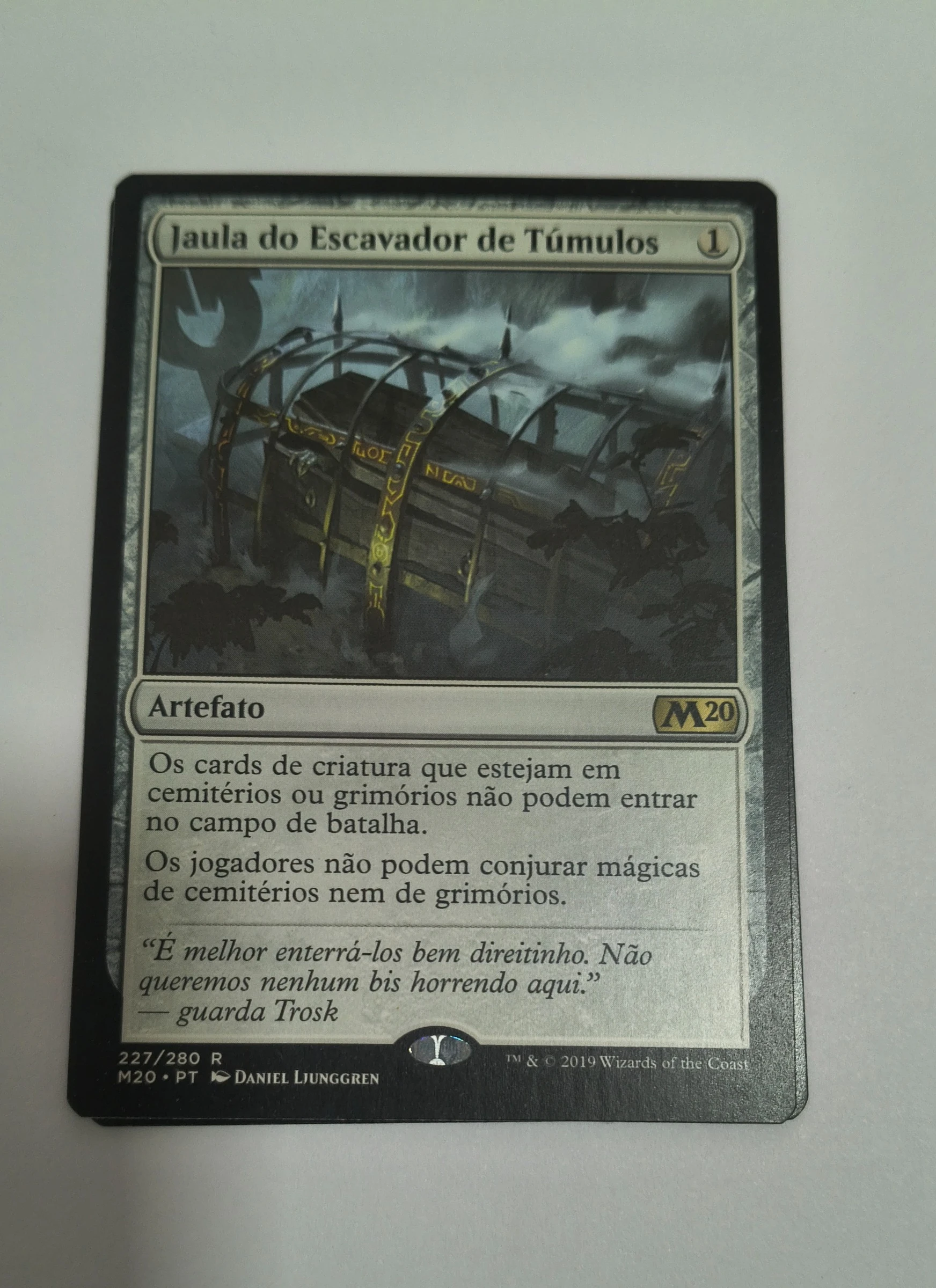 Jaula do Escavador de Túmulos (Core Set 2020 #227) frente